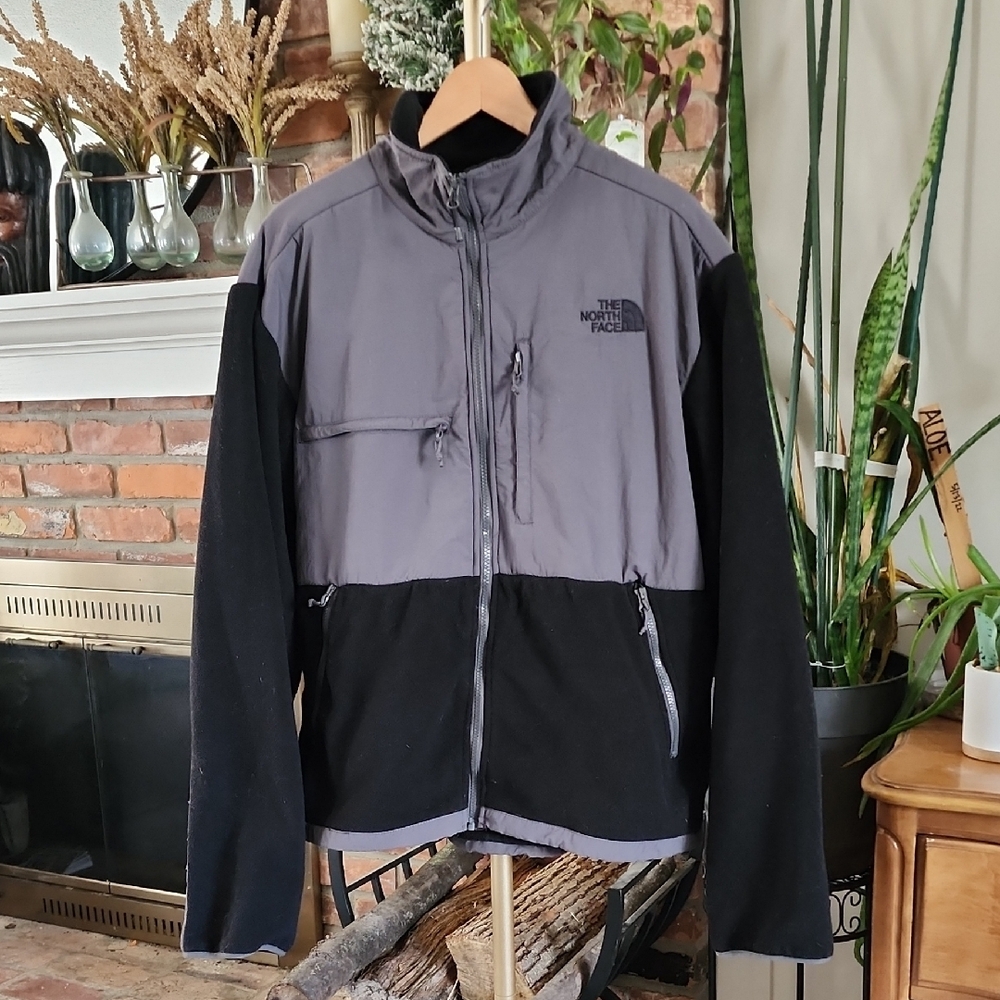 The North Face Mens Denali Fleece Lined ZipUp Performance Jacket  Black Gray XL